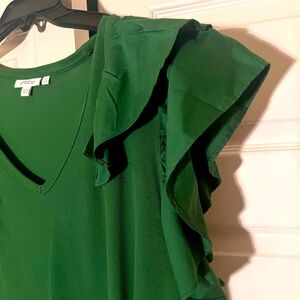chicos kelly green ruffle sleeve shirt. Size 4